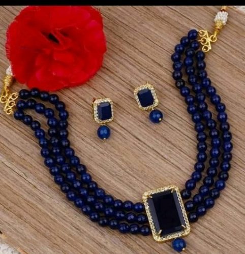 Blue beads necklace set image
